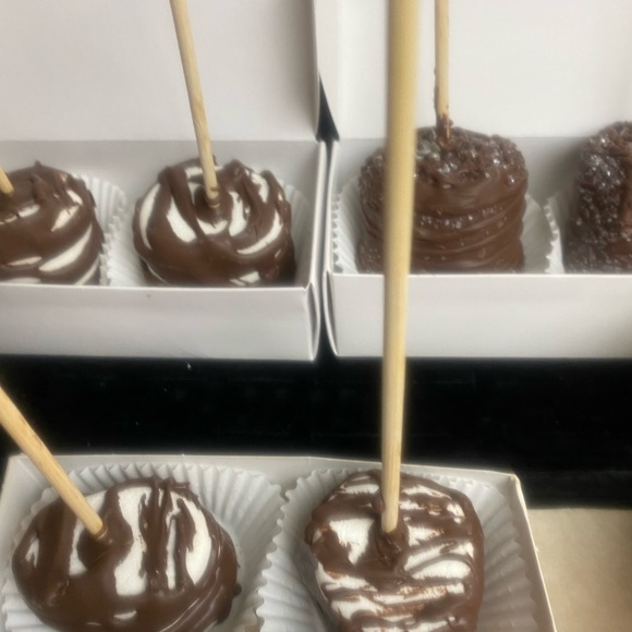 Delicious / 1 doz. ( 12 )
Chocolate covered 
GIANT MARSHMALLOWS - Picture 6 of 11